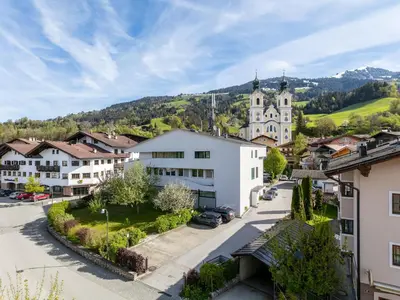 Ein allgemeiner Bergblick oder ein Berglick von der Ferienwohnung aus