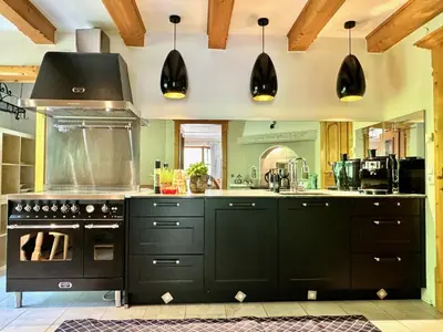 Küche/Küchenzeile in der Unterkunft 5* Panorama Chalet mit Sauna by Belle Stay