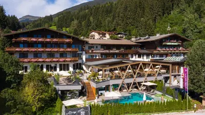 Ein allgemeiner Bergblick oder ein Berglick von des Hotels aus