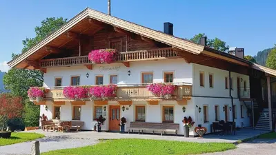 Ein Garten an der Unterkunft Exklusive 103 qm FEWO Salvenblick, gratis Skibus direkt ab Wohnung