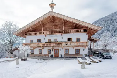 Exklusive 103 qm FEWO Salvenblick, gratis Skibus direkt ab Wohnung im Winter