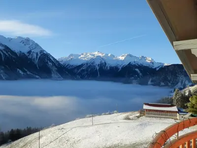 Ein allgemeiner Bergblick oder ein Berglick von der Ferienwohnung aus