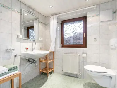 Ein Badezimmer in der Unterkunft Schleicherhof IV