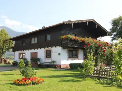 Ein Garten an der Unterkunft Schleicherhof IV