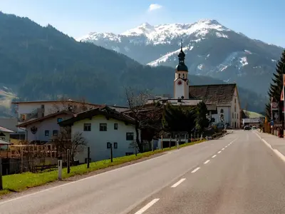 Ein allgemeiner Bergblick oder ein Berglick von der Ferienwohnung aus
