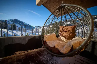 Ein allgemeiner Bergblick oder ein Berglick von des Chalets aus