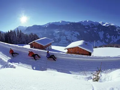 Stylish Flats in Uderns near Ski Lift im Winter