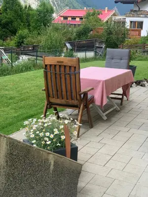 Ein Garten an der Unterkunft Ferienwohnung Bärenblick Achensee