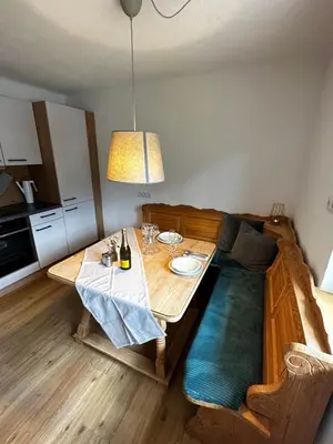 Ein Sitzbereich in der Unterkunft Ferienwohnung Bärenblick Achensee
