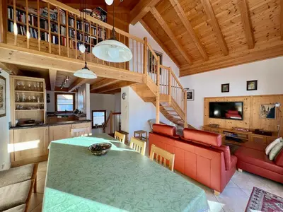 Ein Sitzbereich in der Unterkunft Almhäuser Filzsteinalpe Almhaus 206