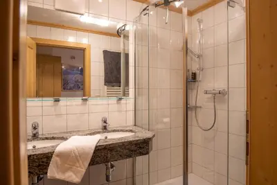 Ein Badezimmer in der Unterkunft Haus Filzstein 135 Top 1