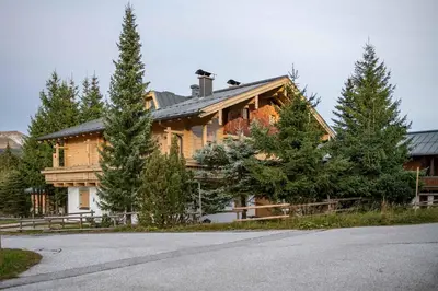 Das Gebäude in dem sich die Ferienwohnung befindet