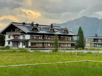 Ein allgemeiner Bergblick oder ein Berglick von der Ferienwohnung aus