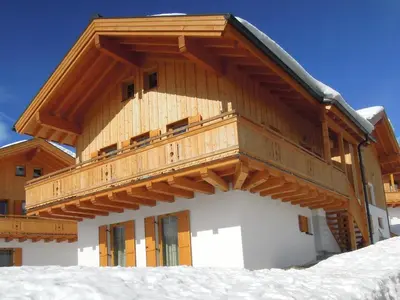 Das Gebäude in dem sich das Ferienhaus befindet