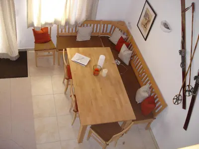 Ein Sitzbereich in der Unterkunft Almhäuser Filzsteinalpe Almhaus 202