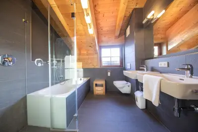 Ein Badezimmer in der Unterkunft Duxeranger C Top 10