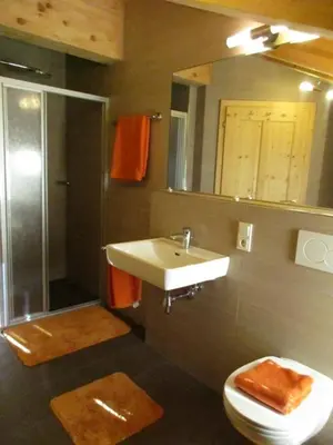Ein Badezimmer in der Unterkunft Duxeranger B Top 11