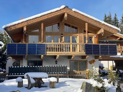 Das Gebäude in dem sich das Ferienhaus befindet