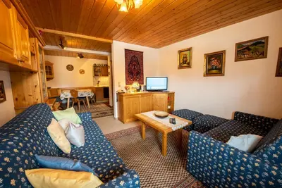 Ein Sitzbereich in der Unterkunft Chalet Alpine Royal A Top 2