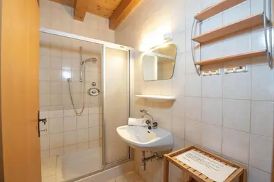 Ein Badezimmer in der Unterkunft Haus 76 Top 1
