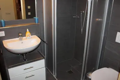 Ein Badezimmer in der Unterkunft Duxeranger E Top 8