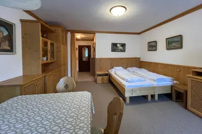 Ein Bett oder Betten in einem Zimmer der Unterkunft Chalet Alpine Royal B Top 26