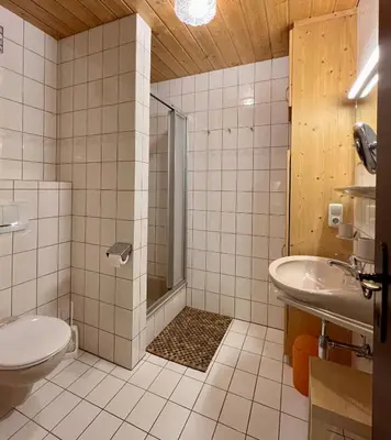 Ein Badezimmer in der Unterkunft Chalet Alpine Royal B Top 26