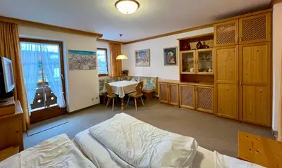 Ein Bett oder Betten in einem Zimmer der Unterkunft Chalet Alpine Royal B Top 26