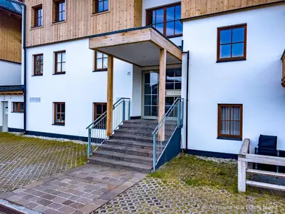 Das Gebäude in dem sich die Ferienwohnung befindet