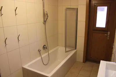 Ein Badezimmer in der Unterkunft Haus 150 Top 1