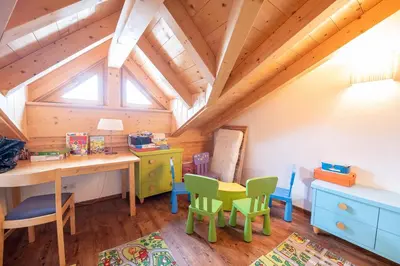 Ein Sitzbereich in der Unterkunft Almhäuser Filzsteinalpe Almhaus 204