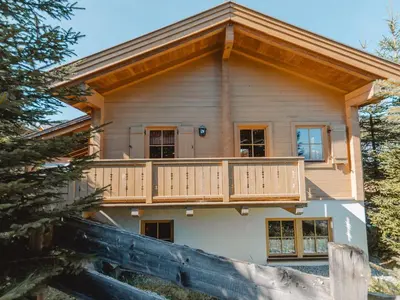 Das Gebäude in dem sich das Chalet befindet
