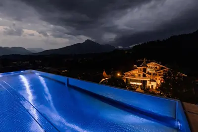 Ein allgemeiner Bergblick oder ein Berglick von des Hotels aus