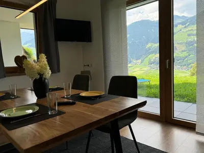 Ein allgemeiner Bergblick oder ein Berglick von der Ferienwohnung aus