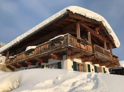 Chalet Bockberg - Ski in & out, Jacuzzi Sauna, Bergblick - by One Villas im Winter
