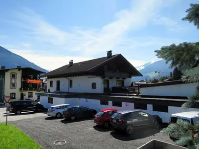 Ein allgemeiner Bergblick oder ein Berglick von der Ferienwohnung aus