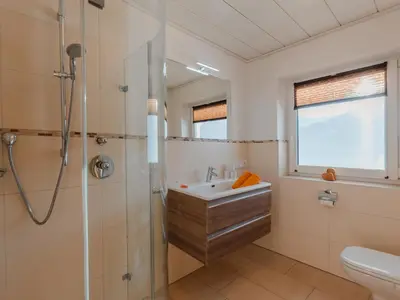 Ein Badezimmer in der Unterkunft Apartment Talmoosen-Bauer by Interhome