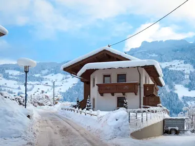 Apartment Neuner-2 by Interhome im Winter