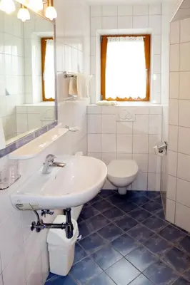 Ein Badezimmer in der Unterkunft Apartment Klammlhof-1 by Interhome
