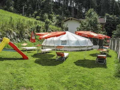Ein Garten an der Unterkunft Apartment Landhaus Heim by Interhome