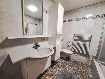 Ein Badezimmer in der Unterkunft Apartment Kröll beim Geislerhof by Interhome