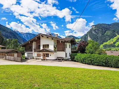 Ein allgemeiner Bergblick oder ein Berglick von der Ferienwohnung aus
