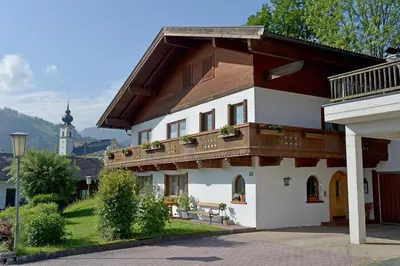 Das Gebäude in dem sich das Bed & Breakfast befindet