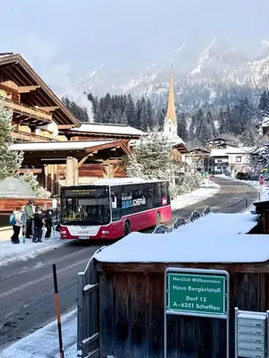 Ein allgemeiner Bergblick oder ein Berglick von der Ferienwohnung aus