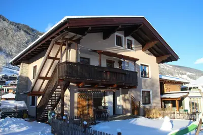 Ein allgemeiner Bergblick oder ein Berglick von der Ferienwohnung aus