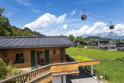 Ein allgemeiner Bergblick oder ein Berglick von der Ferienwohnung aus