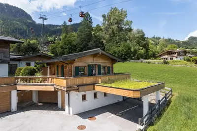 Ein allgemeiner Bergblick oder ein Berglick von der Ferienwohnung aus