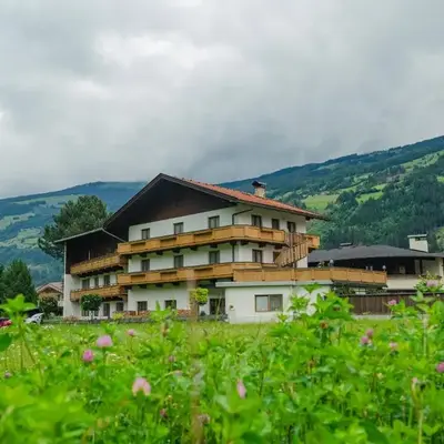 Zell Views Apartments