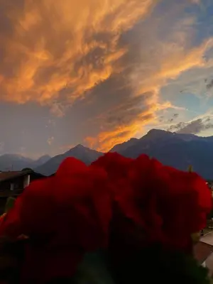 Ein allgemeiner Bergblick oder ein Berglick von der Ferienwohnung aus