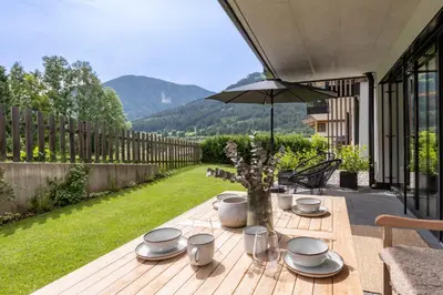 Ein allgemeiner Bergblick oder ein Berglick von der Ferienwohnung aus